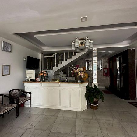 Oyo 1196 Le Vu Hotel Da Lat Buitenkant foto