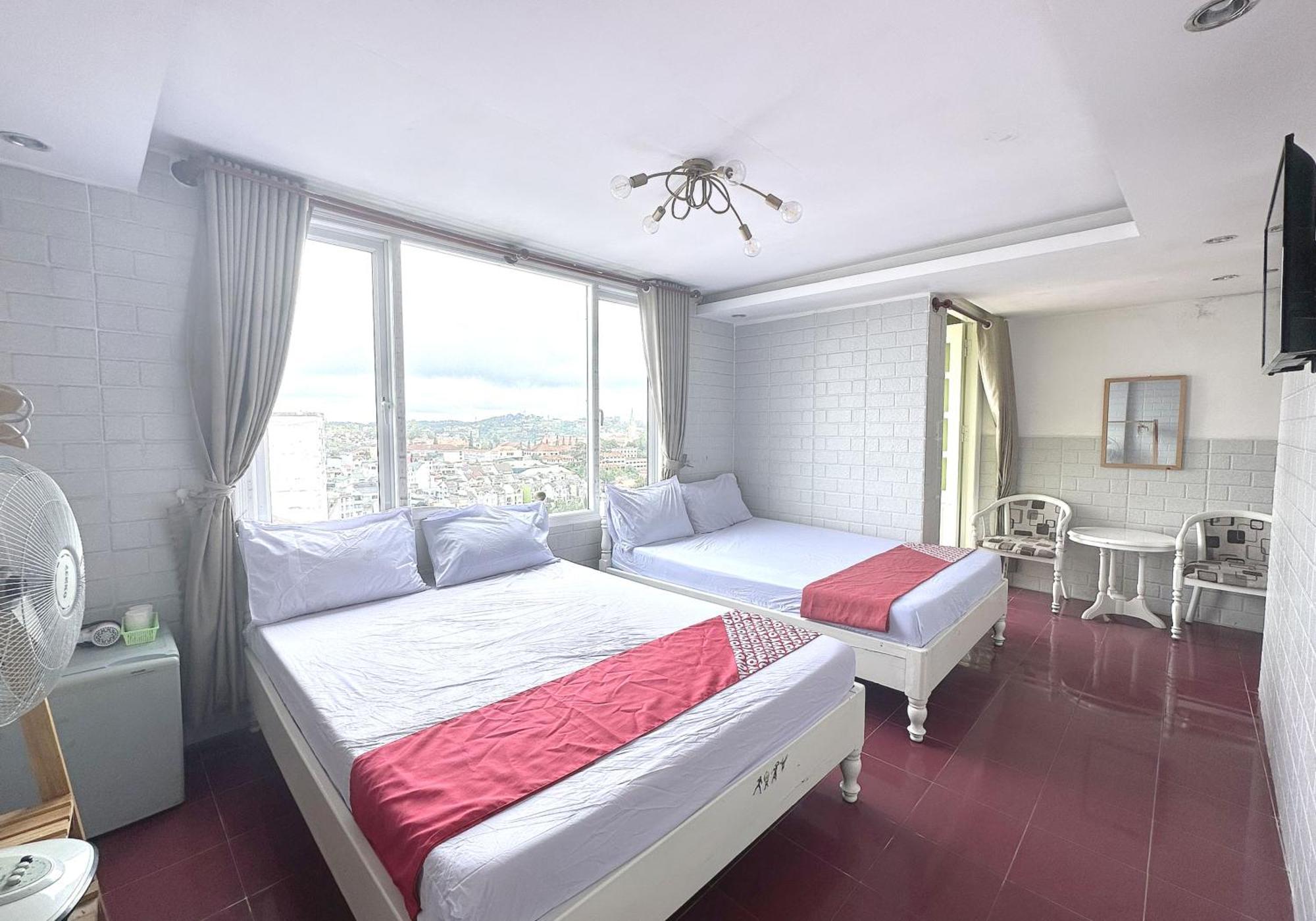 Oyo 1196 Le Vu Hotel Da Lat Buitenkant foto
