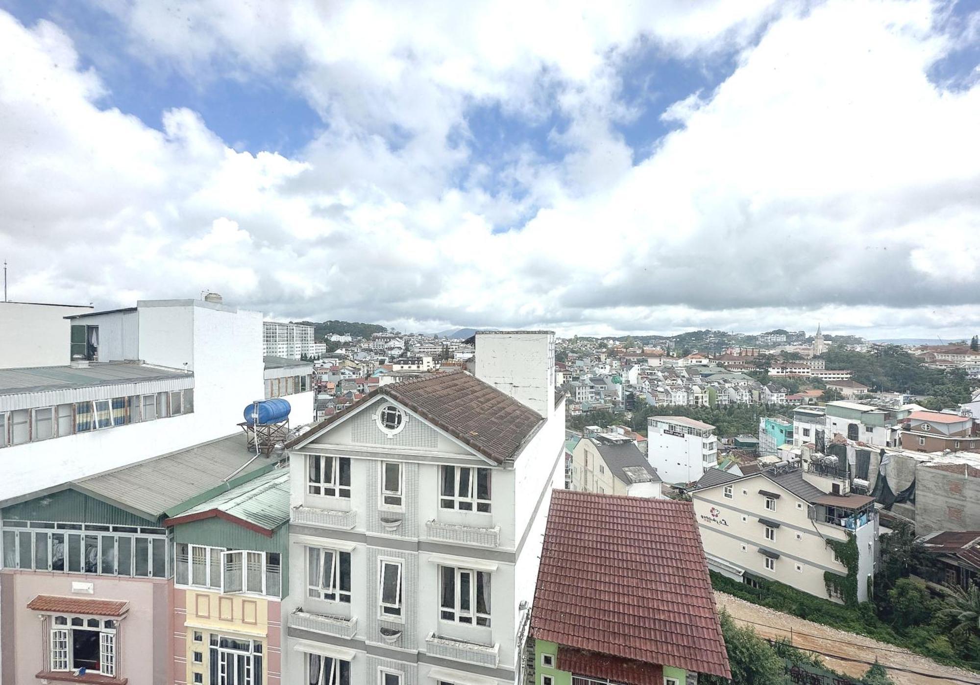 Oyo 1196 Le Vu Hotel Da Lat Buitenkant foto