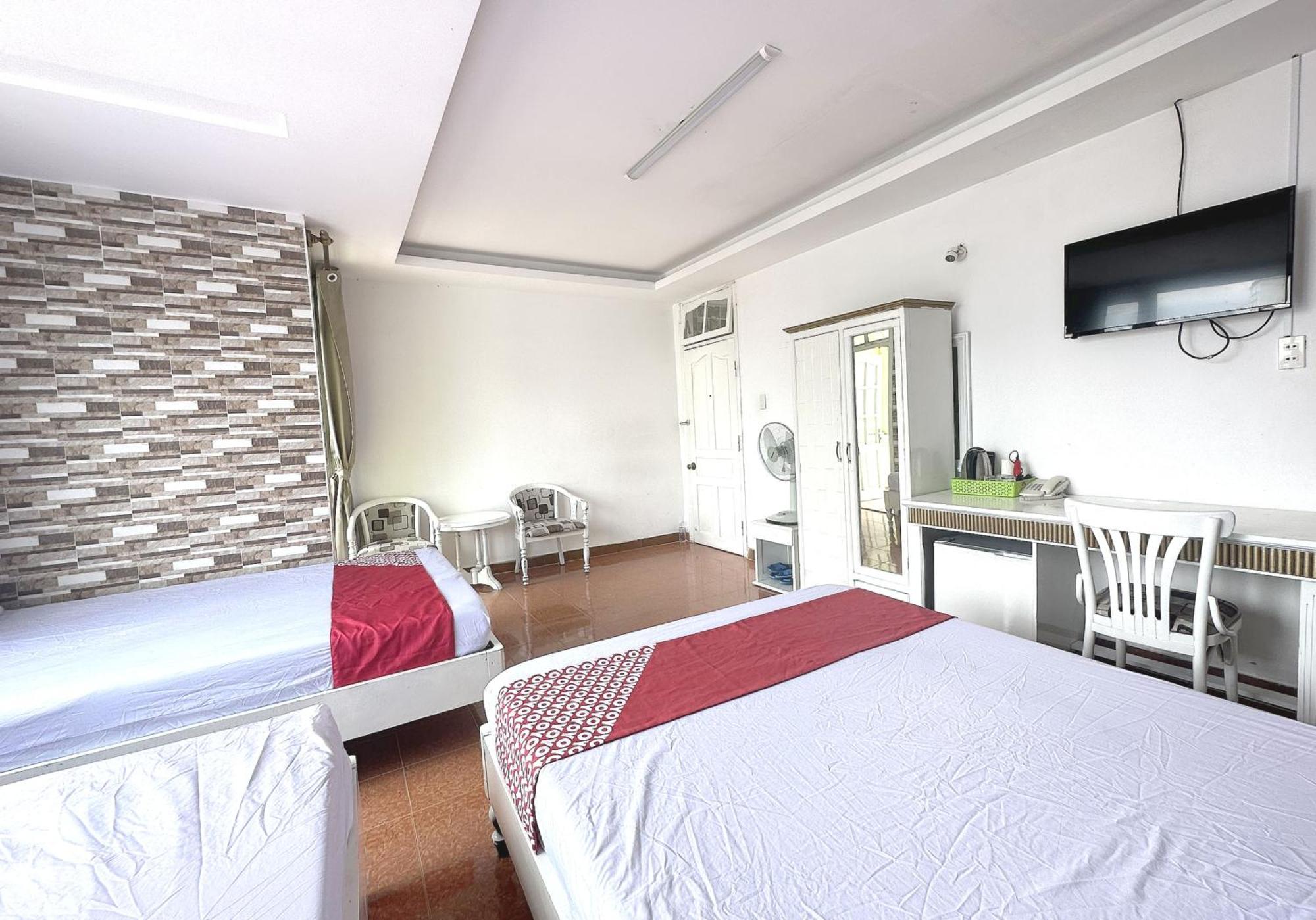 Oyo 1196 Le Vu Hotel Da Lat Buitenkant foto