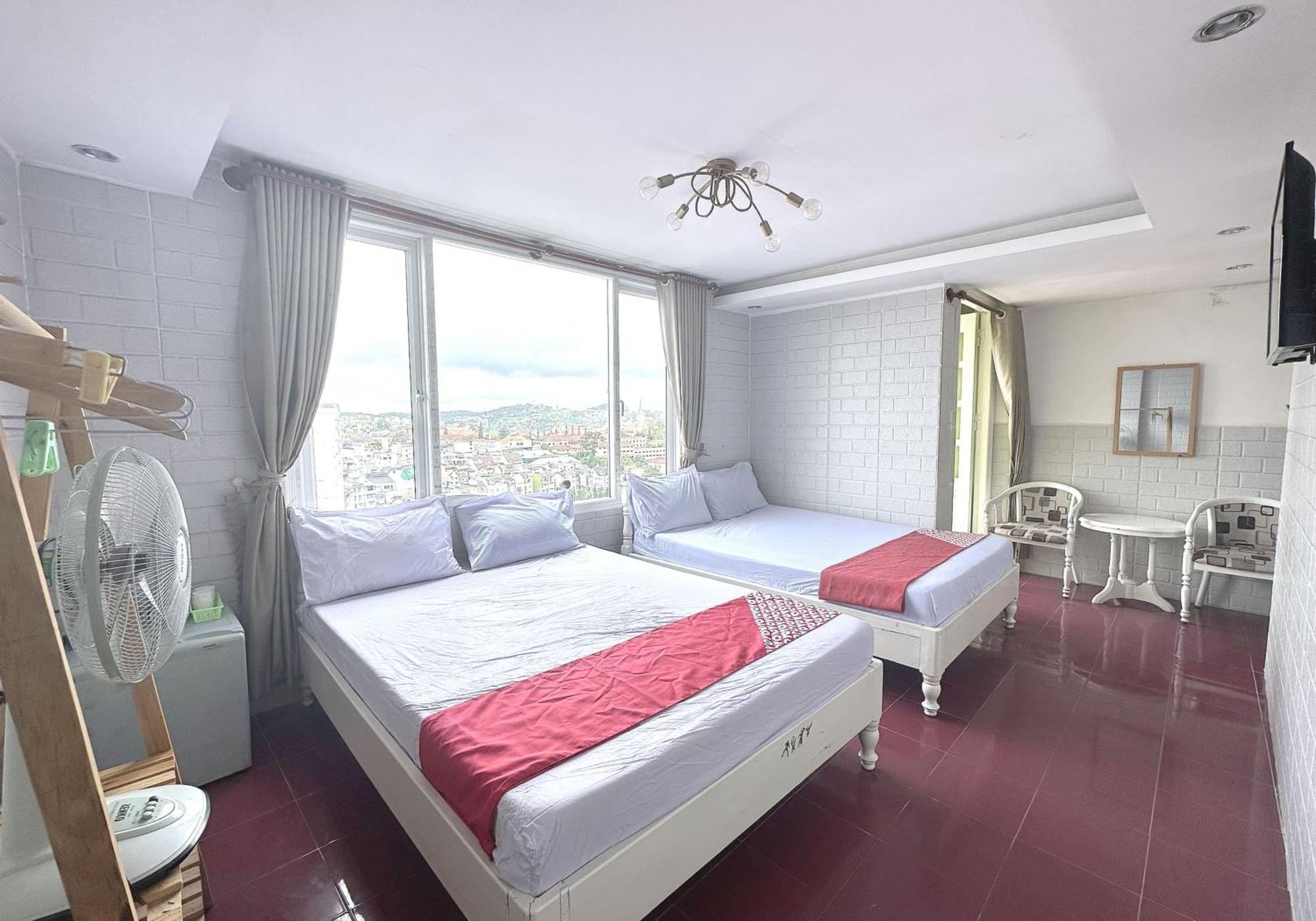 Oyo 1196 Le Vu Hotel Da Lat Buitenkant foto